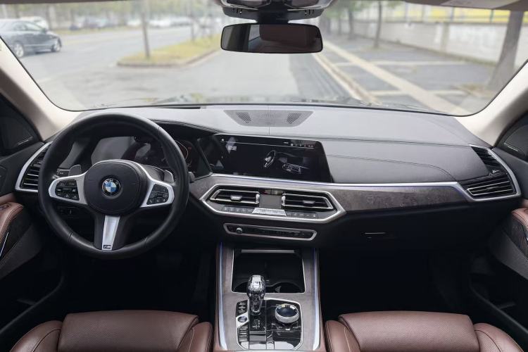 Used BMW X5 2019 xDrive40i Luxury Model with M Sport Package