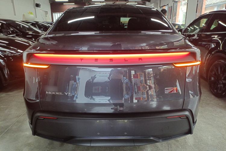 Used Tesla Model Y 2025 Long-Range All-Wheel Drive First Edition