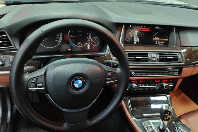 Used BMW 5 Series 2014 528Li Leading Model