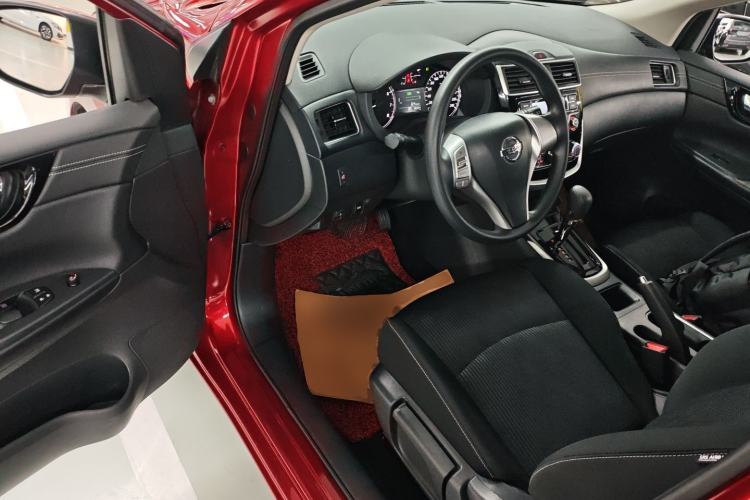 Used Nissan Tiida 2016 1.6L CVT Cool Dynamic Edition Driver Seat