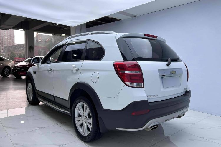 Used Chevrolet Captiva 2015 2.4L 4x4 Flagship Edition 7-Seater