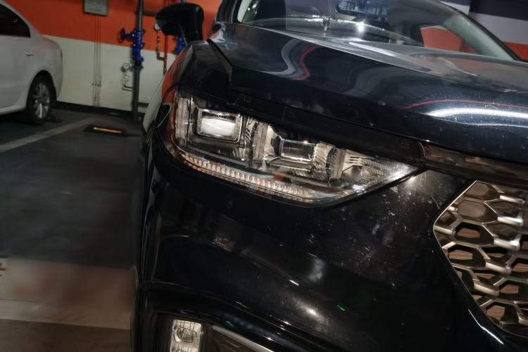 Used Wey VV5 2021 1.5T Two-Wheel Drive Color Pioneer Right Front Headlight