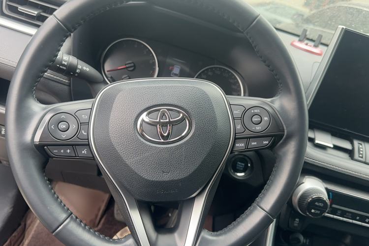 Used Toyota Wildlander 2022 2.0L CVT 4x4 Luxury PLUS Edition
