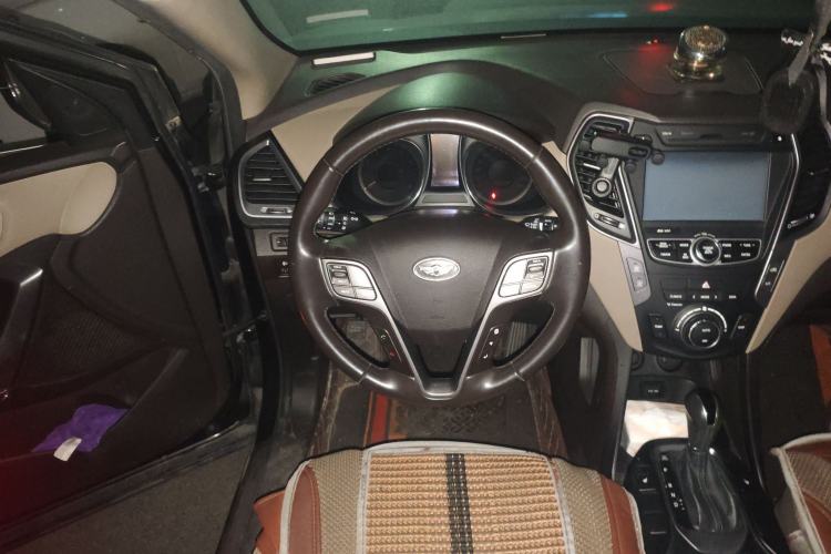 Used Hyundai Grand SantaFe 2013 3.0L 6-seat 4x4 Comfort Edition
