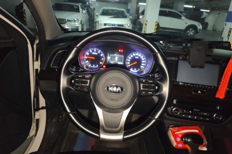 Used Kia K4 2014 1.8L Automatic DLX Steering Wheel
