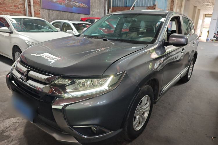 Used Mitsubishi Outlander 2016 2.0L Two-Wheel Drive Fashion Edition 5 Seats