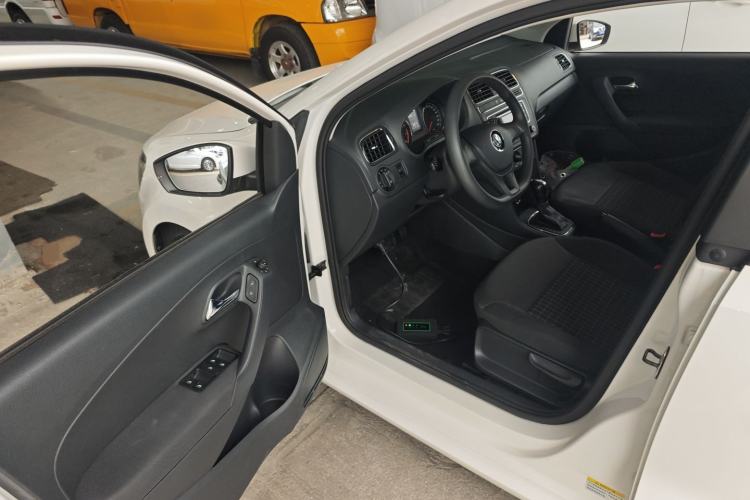 Used Volkswagen Polo 2014 1.6L Automatic Comfort Edition Driver Seat