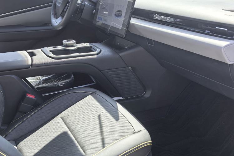 Used Toyota bZ5 2025 Model 550 PRO Smart Driving Edition
