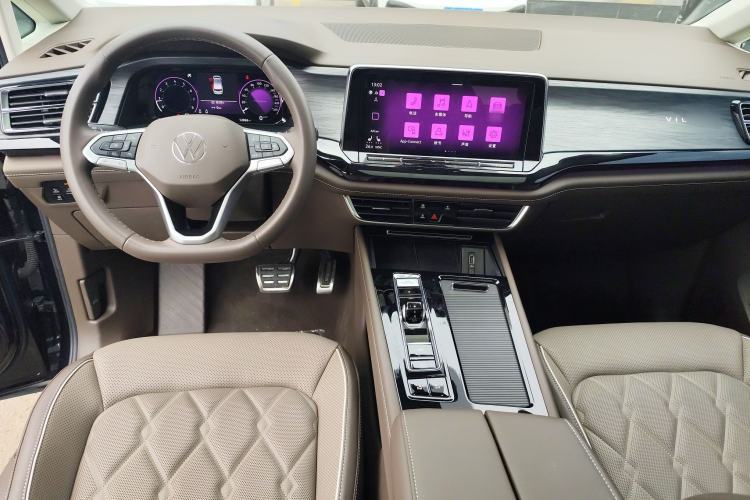 Used Volkswagen Viloran 2024 380TSI Premium Edition
