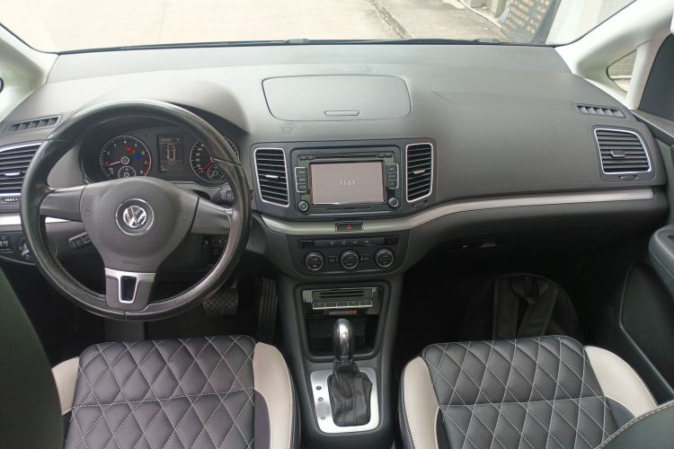 Used Volkswagen Sharan 2014 2.0 TSI Standard Model Center Console