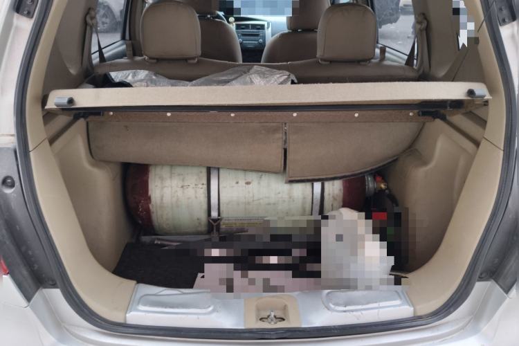 Used Nissan Livina 2013 1.6XE Manual Comfort Edition Trunk