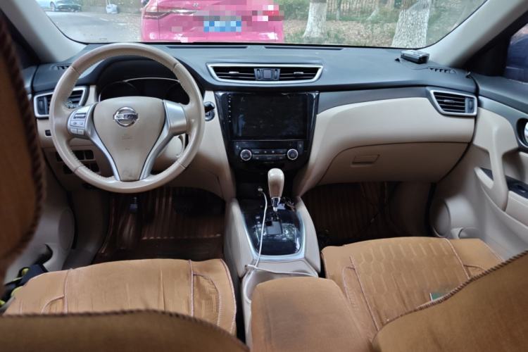 Used Nissan X-Trail 2014 2.0L CVT Comfort Edition 2WD Center Console