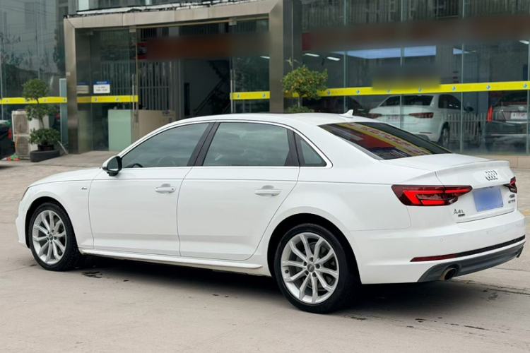 Used Audi A4L 2018 30th Anniversary Edition 40 TFSI Fashion Model
