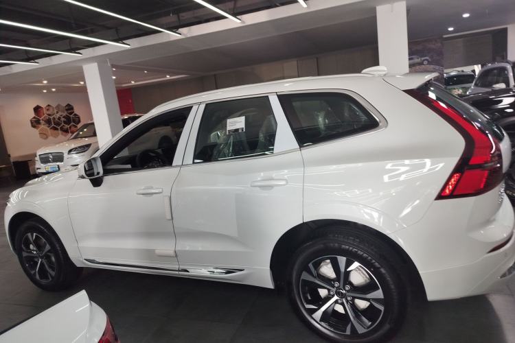 Used Volvo XC60 2026 B5 4x4 Smart Luxury Edition
