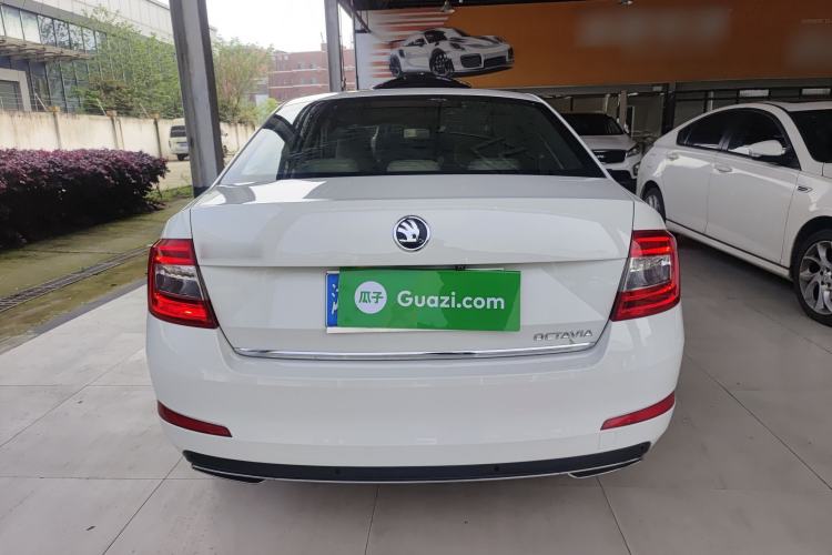 Used Skoda Octavia 2017 1.6L Automatic Smart Drive Edition Rear