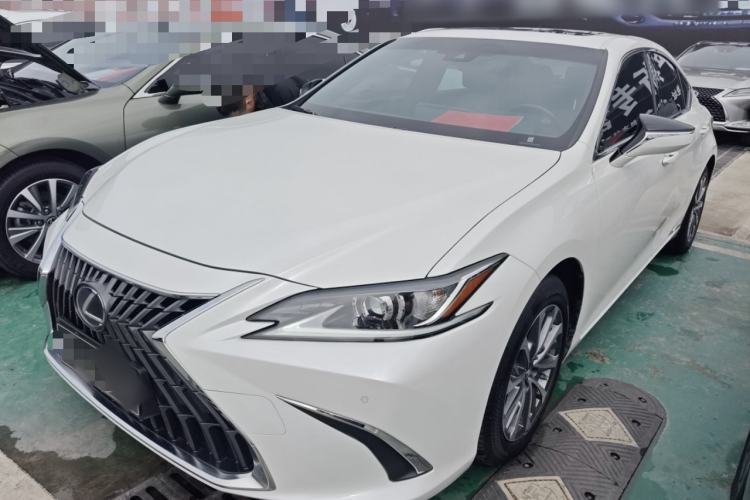 Used Lexus ES 2022 300h Excellence Edition