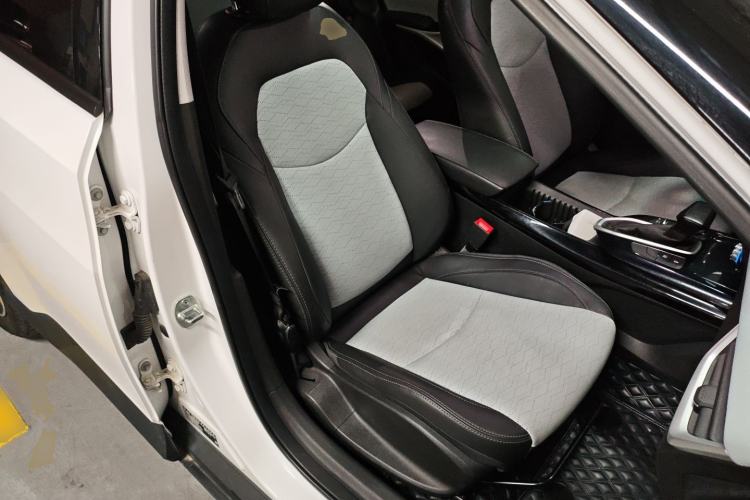 Used Chevrolet Menlo 2022 Starry Edition Right Front Seat