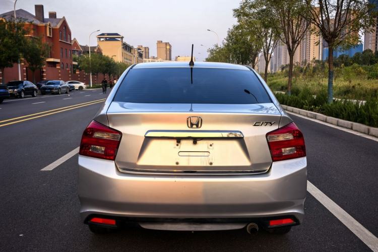 Used Honda City Classic 2012 1.5L manual Comfort version
