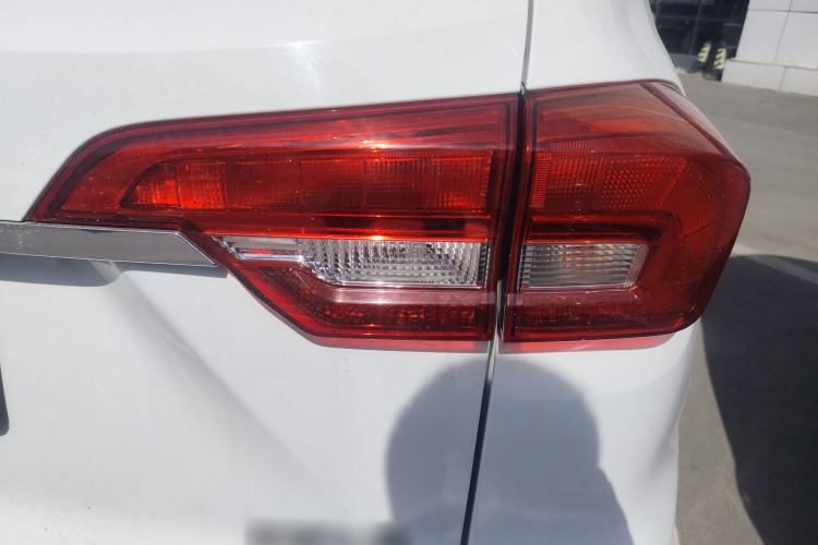 Used Haval M6 2019 1.5T DCT Two-Wheel Drive Value Edition China VI Standard Exterior 3