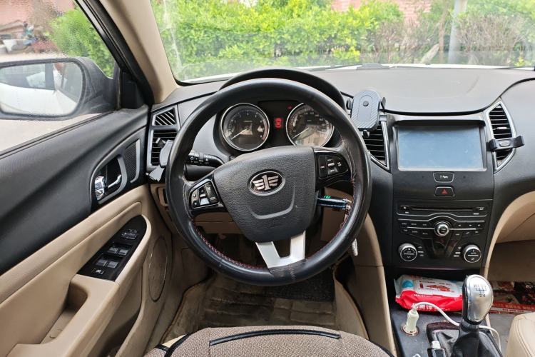 Used Bestune B50 2013 1.6L manual luxury version Steering Wheel