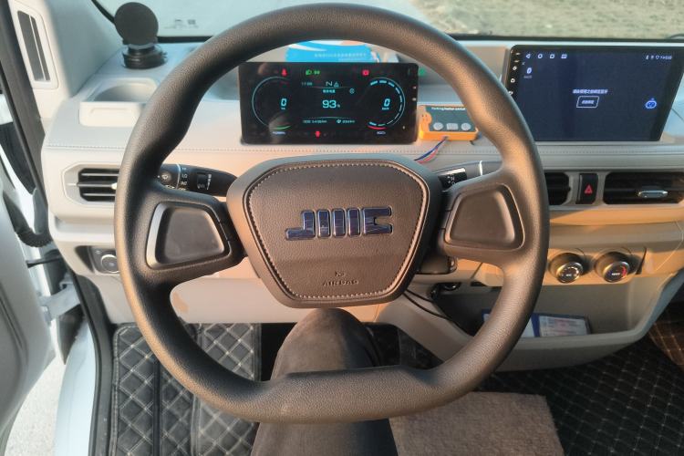 Used JMC E Fushun 2025 Model, Open Window Version, 53.58 kWh, Mid-axle, Mid-roof
