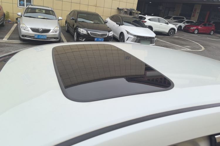 Used Honda Envix 2019 180TURBO CVT Enjoyment Edition China VI Roof