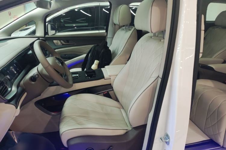 Used Denza D9 2022 DM-i 970 Four-Wheel Drive Prestige Model Left Front Seat