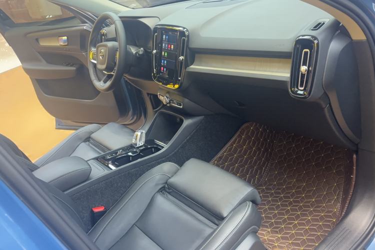 Used Volvo XC40 2023 B4 4x4 Smart Luxury Edition
