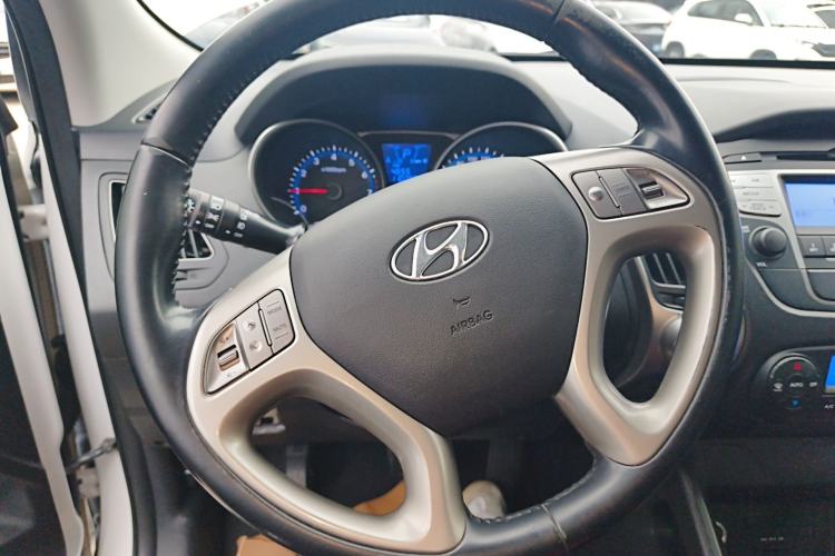 Used Hyundai ix35 2015 2.0L Automatic 2WD Smart Version China V Standard
