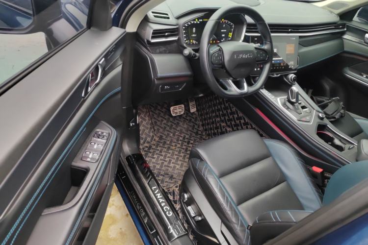 Used Lynk & Co 05 2020 2.0TD Two-Wheel Drive Shine Halo
