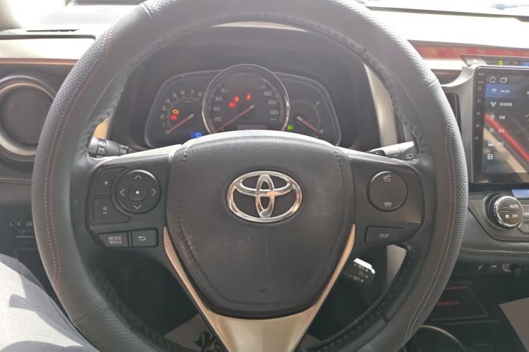 Used Toyota RAV4 2013 2.0L CVT Four-Wheel Drive New Edition