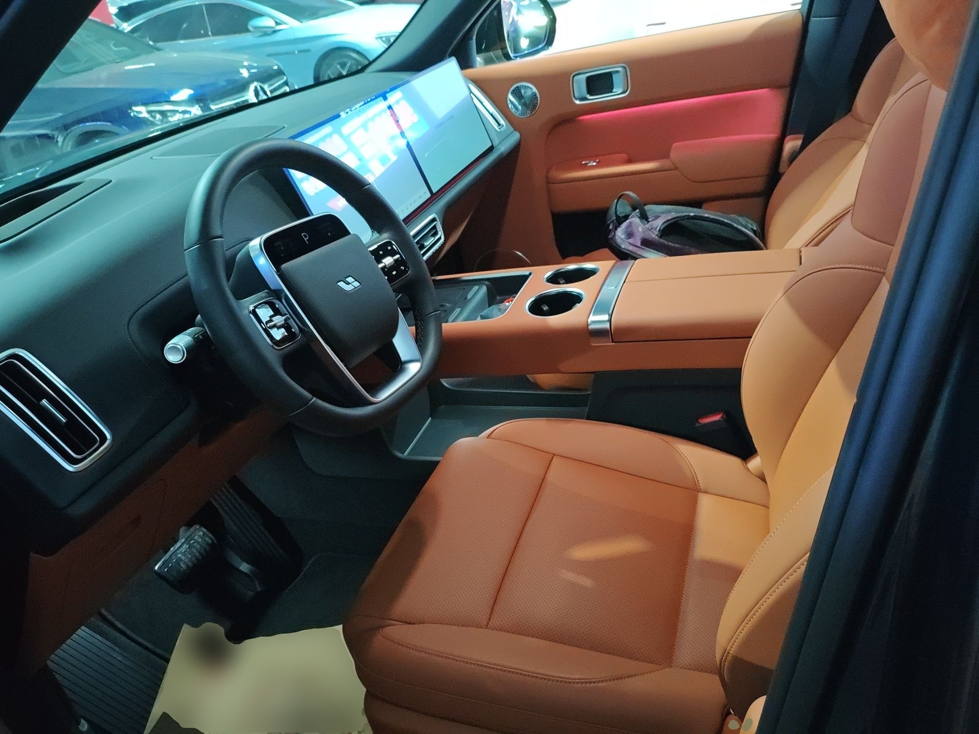 المقاعد الأمامية داخل السيارة