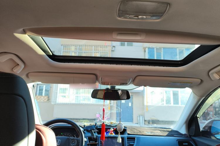 Used Honda CR-V 2015 2.4L four-wheel drive luxury version Headliner