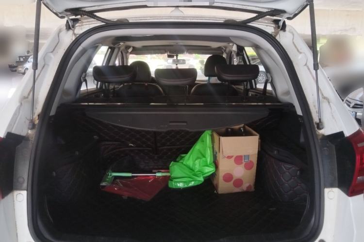 Used Haval H6 2015 Sport Edition 1.5T Automatic Two-Wheel Drive Luxury Model Trunk