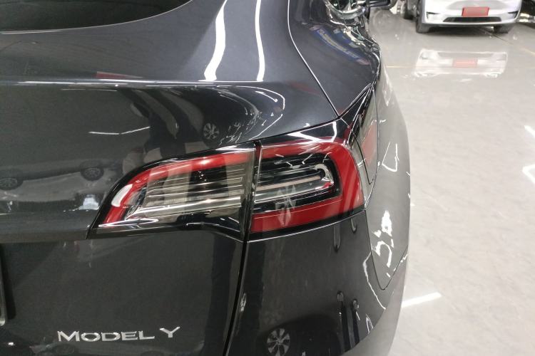 Used Tesla Model Y 2024 Rear-Wheel-Drive Version Exterior 3