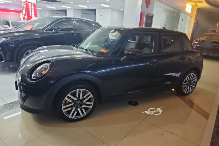 Used MINI MINI 2025 1.5T COOPER Classic Edition Five-Door Version