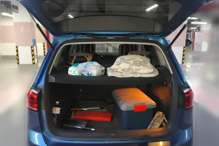 Used Volkswagen Golf Sportsvan 2018 230TSI Automatic Luxury Model Trunk