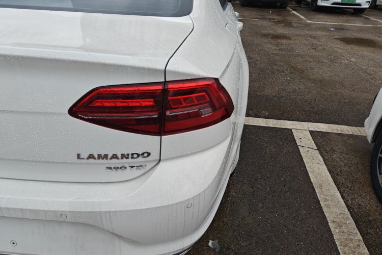 Used Volkswagen Lamando 2019 280TSI DSG Comfort Edition China VI standard Right Rear Taillight