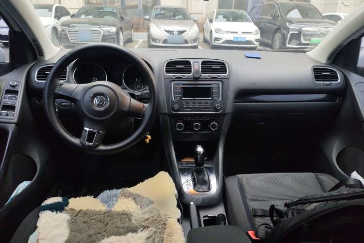 Used Volkswagen Golf 2012 1.4 TSI Automatic Comfort Edition Center Console