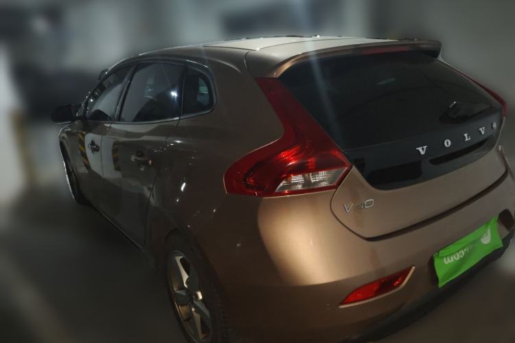 Used Volvo V40 2016 T3 Zhiyi Edition
