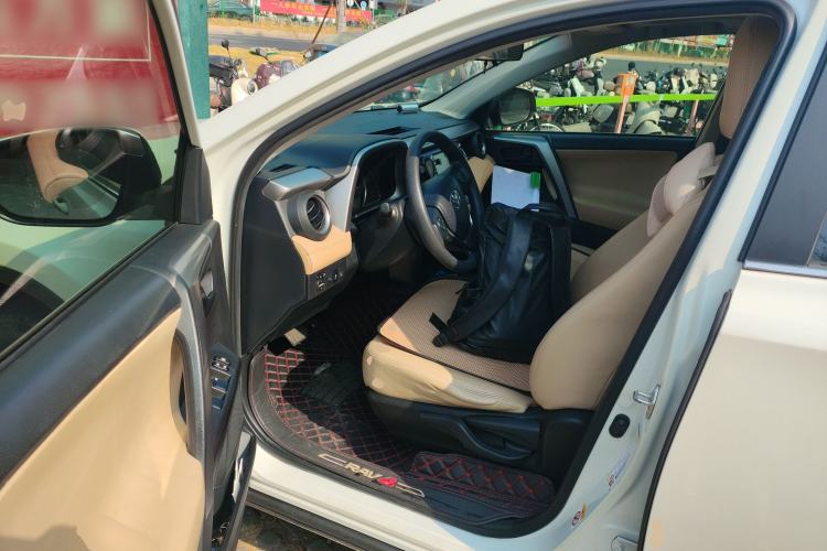 Used Toyota RAV4 2016 2.0L CVT Two-Wheel Drive Fashion Edition China V Standard