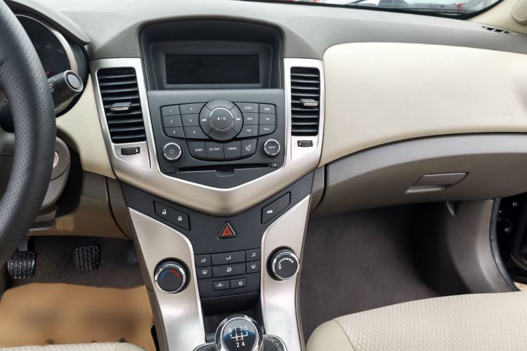 Used Chevrolet Cruze 2015 1.5L Classic SL MT
