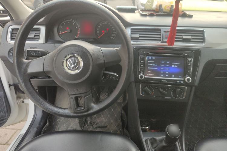 Used Volkswagen Santana 2013 1.6L Manual Comfort Edition