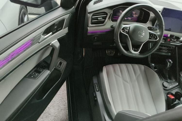 Used Volkswagen Tayron 2024 380TSI All-Wheel Drive R-Line Pro Smart Edition Driver Seat