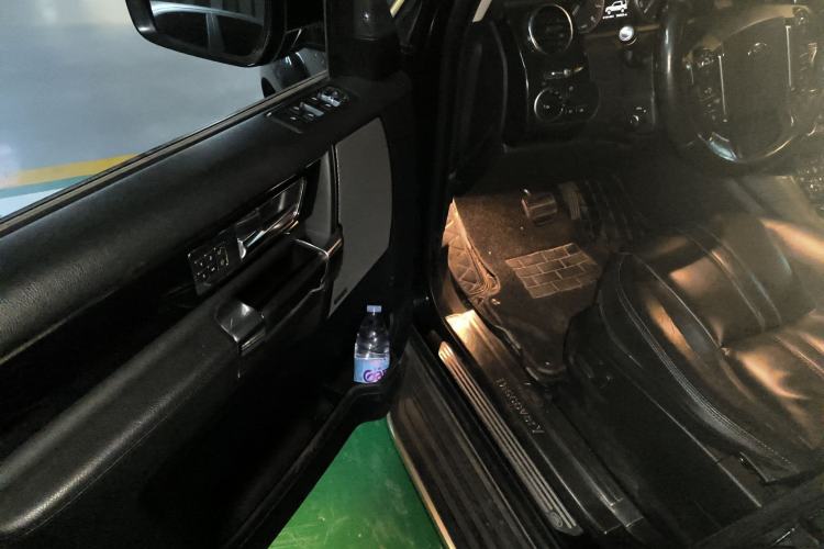 Used Land Rover Discovery 2016 3.0 SC Obsidian Black Heritage Edition HSE