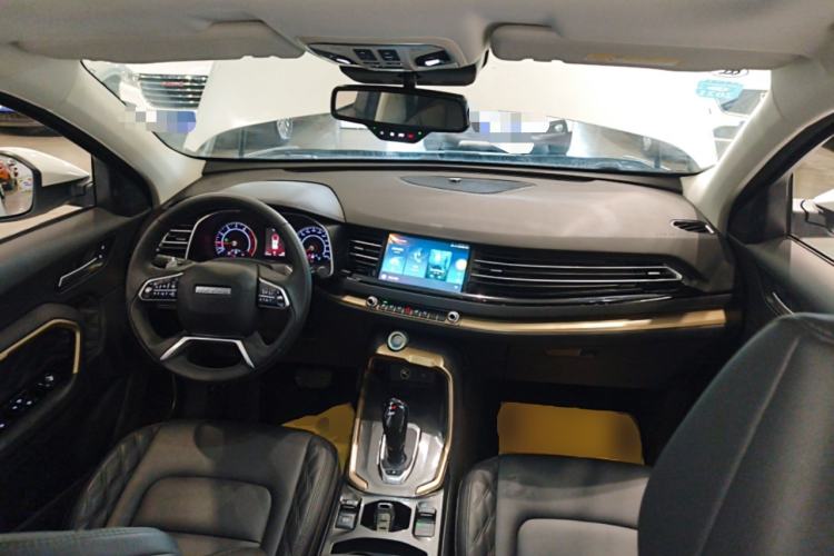Used Haval H6 2020 2.0 GDIT Automatic Platinum Champion Edition Center Console