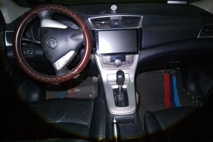 Used Nissan Sylphy 2014 1.6XV CVT Deluxe Edition Center Console