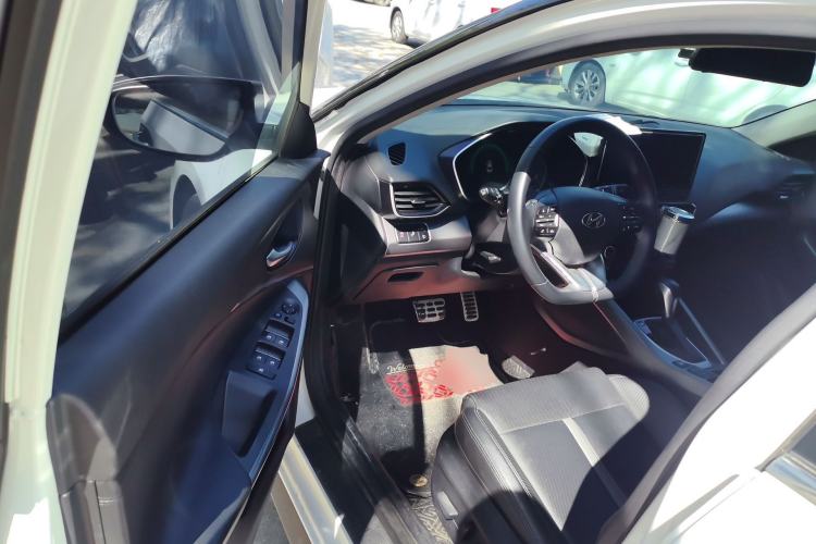 Used Hyundai Lafesta 2019 280TGDi Smart Speed Version China VI Standard Driver Seat