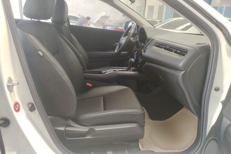 Used Honda Vezel 2020 1.5L CVT Pioneer Edition Right Front Seat