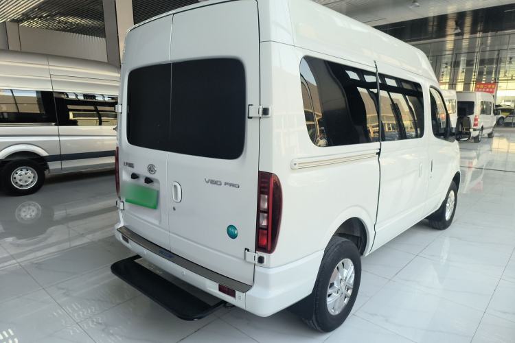 Used SAIC MAXUS Xintu V80 2024 Aoyuntong 6MT Short-Wheelbase Mid-Roof Model 147 Ps 5/6 Seats
